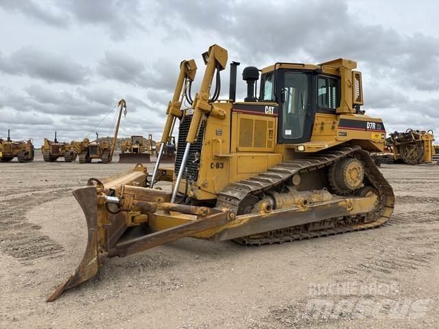 CAT D7R XR Telaketjupuskutraktorit