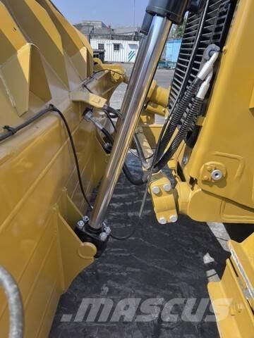CAT D8GC Telaketjupuskutraktorit