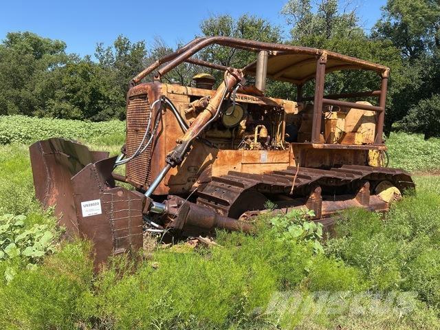 CAT D8H Telaketjupuskutraktorit