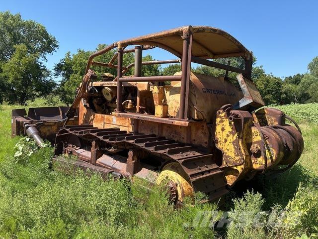 CAT D8H Telaketjupuskutraktorit