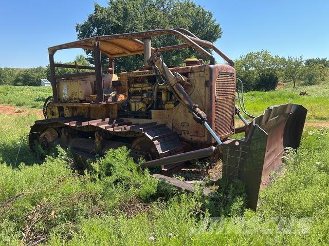CAT D8H Telaketjupuskutraktorit