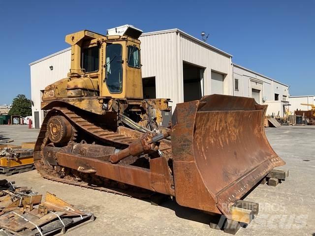 CAT D8L Telaketjupuskutraktorit