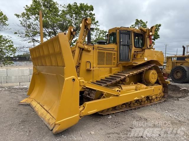 CAT D8N Telaketjupuskutraktorit