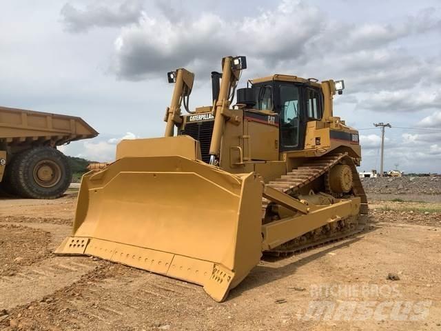 CAT D8R Telaketjupuskutraktorit