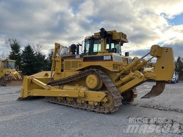 CAT D8R Telaketjupuskutraktorit