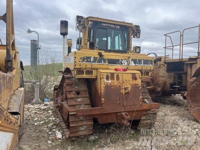 CAT D8R Telaketjupuskutraktorit