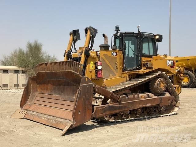 CAT D8R Telaketjupuskutraktorit
