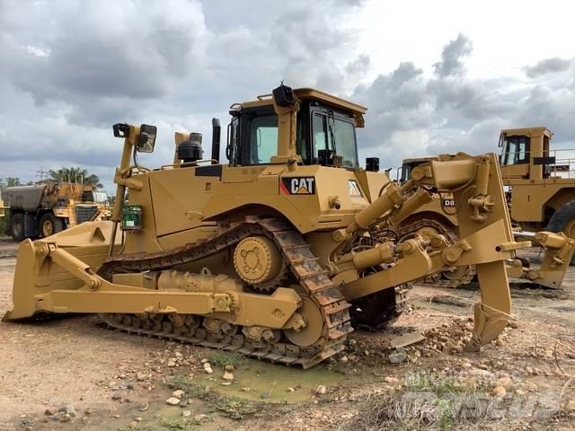 CAT D8T Telaketjupuskutraktorit