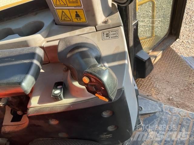 CAT D8T Telaketjupuskutraktorit