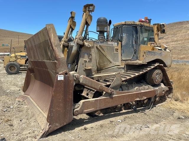 CAT D8T Telaketjupuskutraktorit