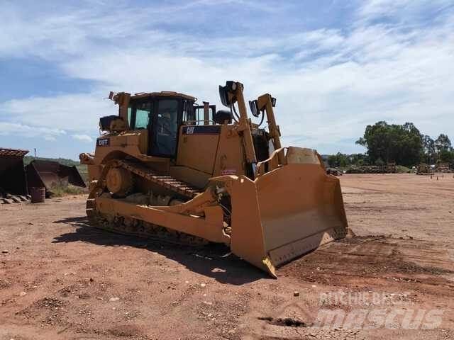 CAT D8T Telaketjupuskutraktorit