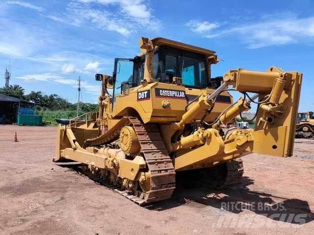CAT D8T Telaketjupuskutraktorit