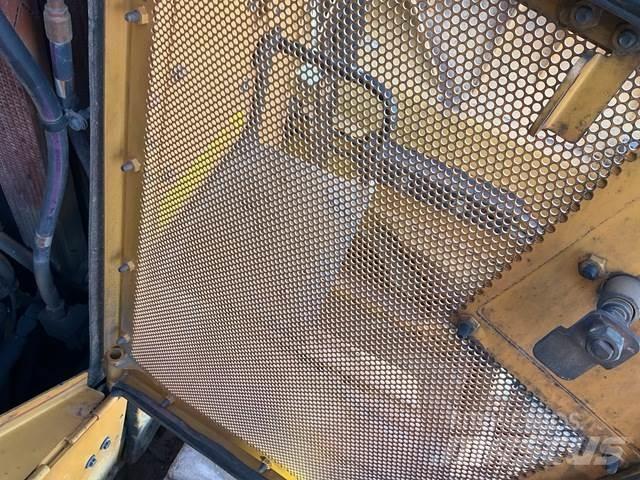 CAT D9 Telaketjupuskutraktorit