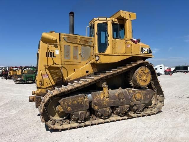 CAT D9L Telaketjupuskutraktorit