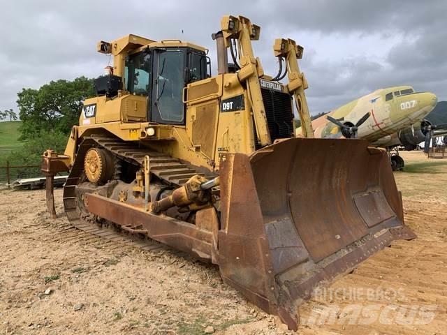 CAT D9T Telaketjupuskutraktorit