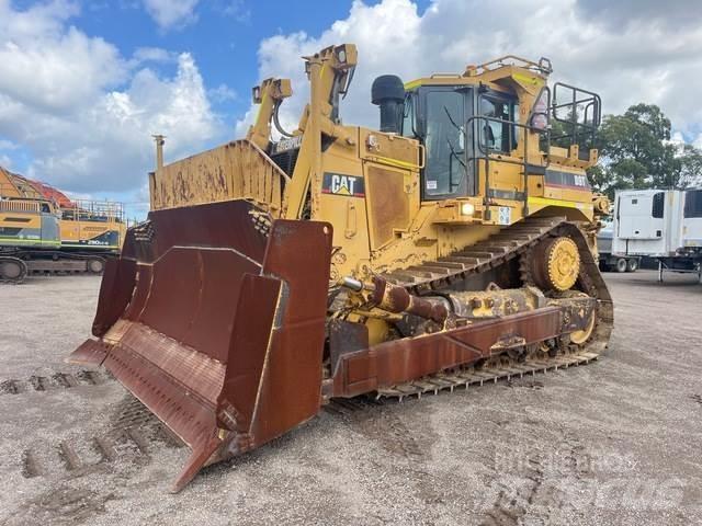 CAT D9T Telaketjupuskutraktorit