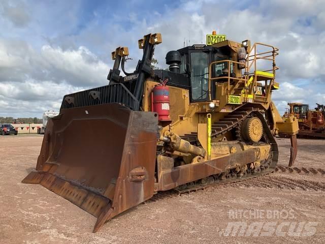 CAT D9T Telaketjupuskutraktorit