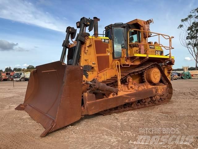 CAT D9T Telaketjupuskutraktorit
