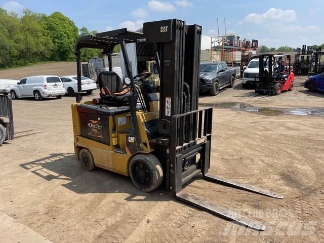 CAT E5000 Sähkötrukit