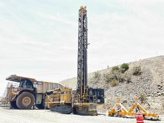 CAT MD6240 Avolouhintaporauslaitteet