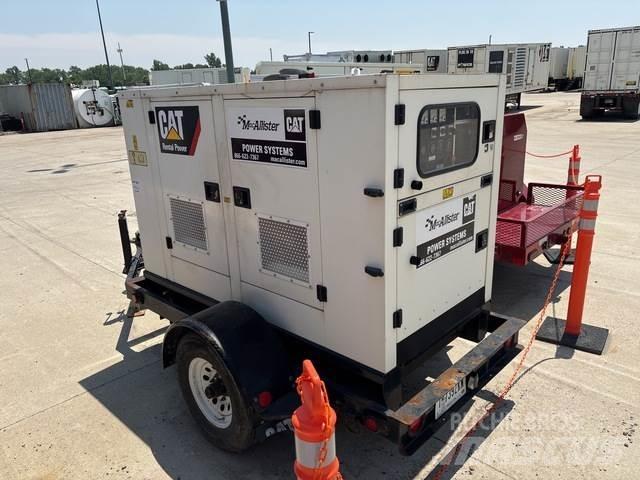CAT XQ30-8 Dieselgeneraattorit
