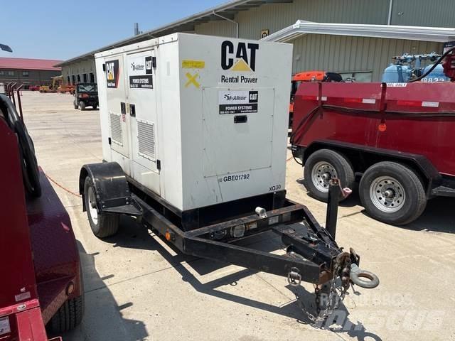 CAT XQ30-8 Dieselgeneraattorit