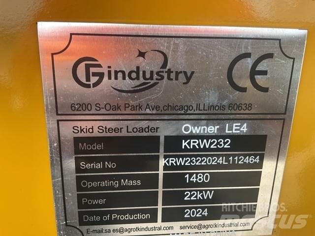 CFG KRW232 Liukuohjatut kuormaajat