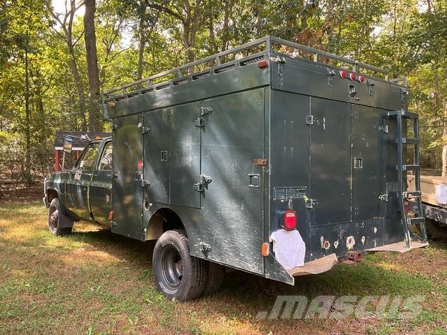 Chevrolet 2500 Tienhoitoautot