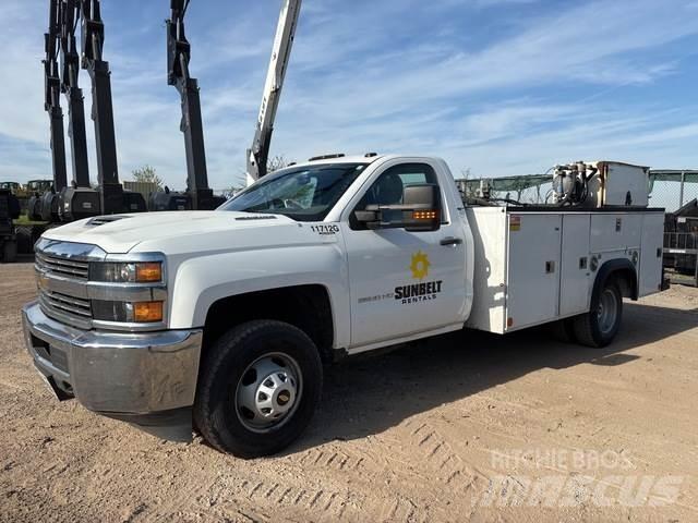 Chevrolet 3500 Tienhoitoautot