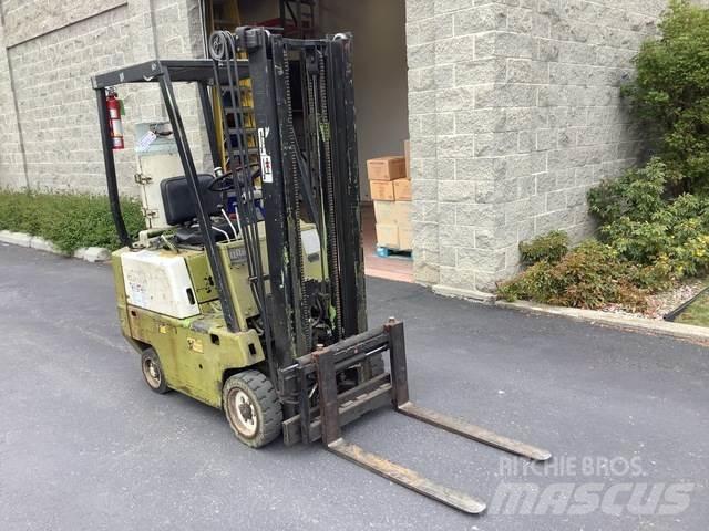 Clark C500-30 Muut koneet