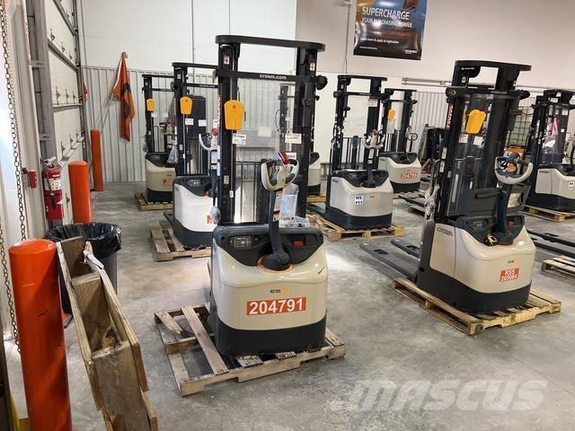 Crown ES 4000 Ajettavat pinoamisvaunut