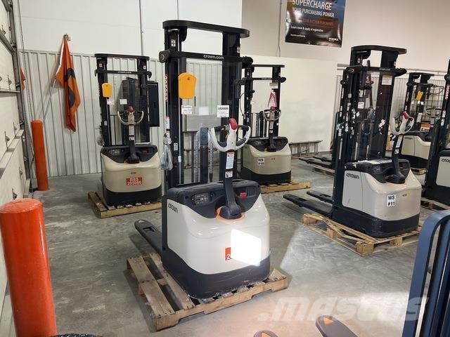 Crown ES 4000 Ajettavat pinoamisvaunut