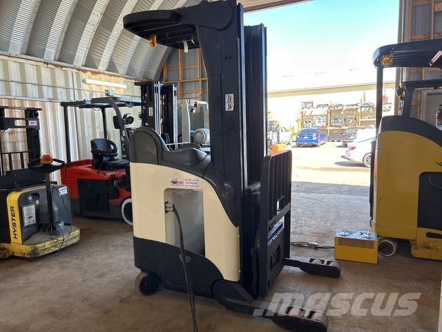 Crown RR5000 Työntömastotrukit