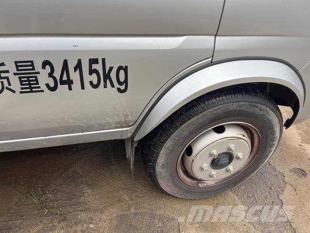 DFSK  Lakaisuautot
