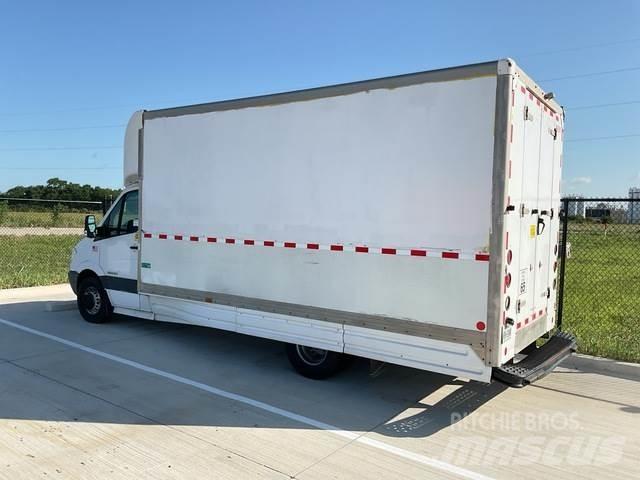 Dodge 3500 Umpikorikuorma-autot