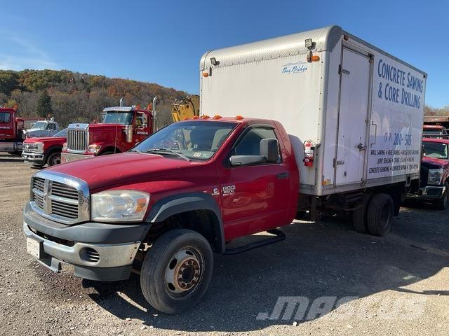 Dodge 5500 Umpikorikuorma-autot