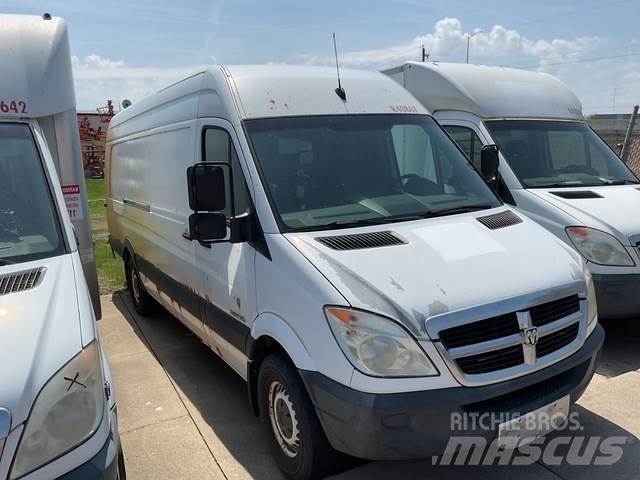 Dodge Sprinter Pakettiautot