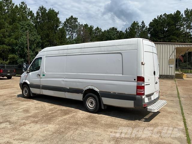 Dodge Sprinter Pakettiautot