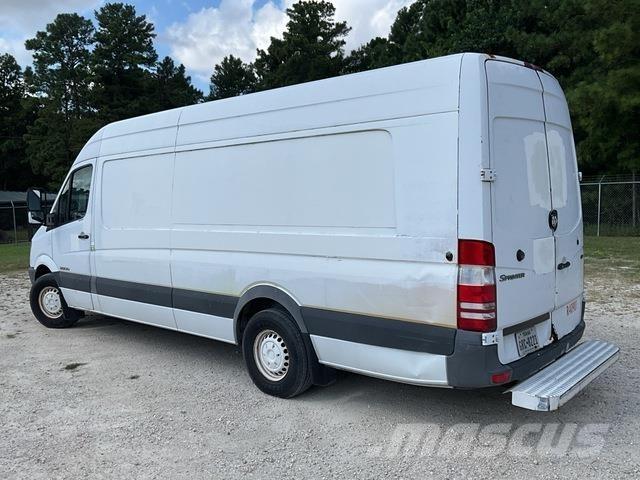 Dodge Sprinter Pakettiautot