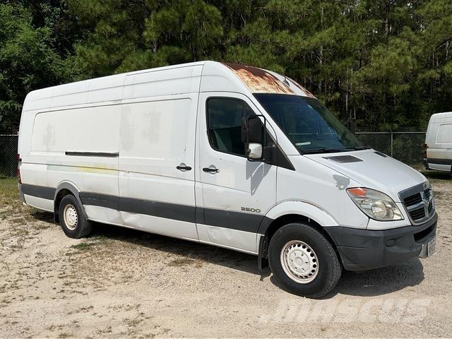 Dodge Sprinter Pakettiautot
