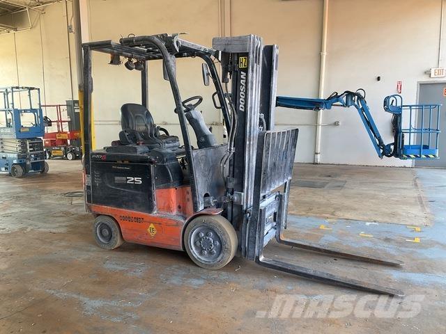 Doosan BC25S-5 Sähkötrukit