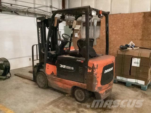 Doosan BC32S-5 Sähkötrukit