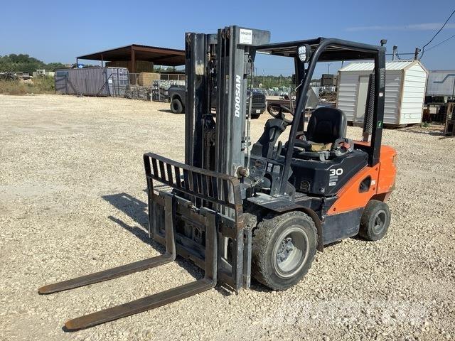 Doosan D30S-7 Muut haarukkatrukit