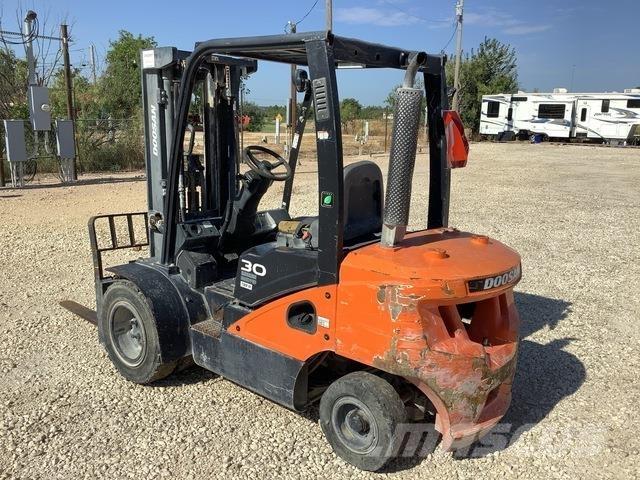 Doosan D30S-7 Muut haarukkatrukit