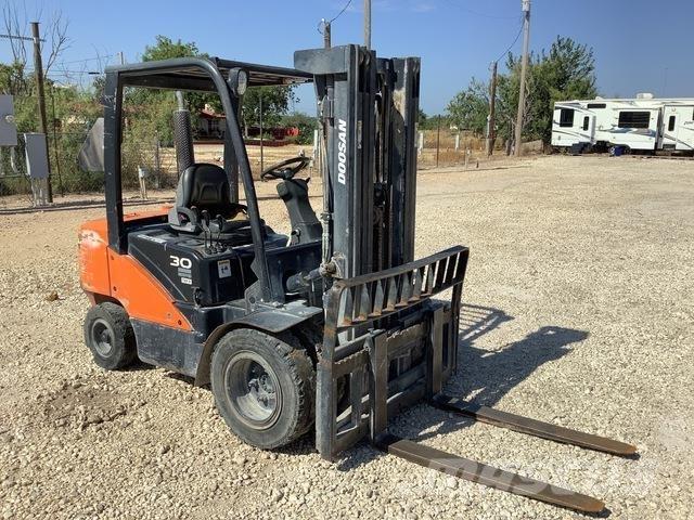 Doosan D30S-7 Muut haarukkatrukit