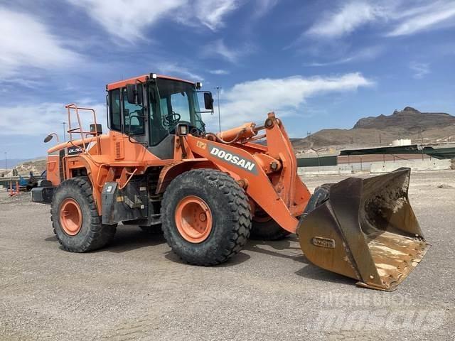 Doosan DL300-5 Pyöräkuormaajat