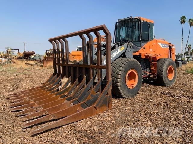 Doosan DL300-5 Pyöräkuormaajat