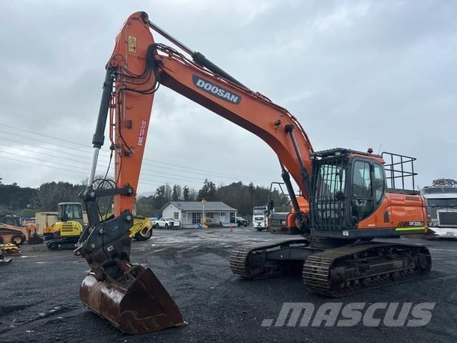 Doosan DX225LC Telakaivukoneet