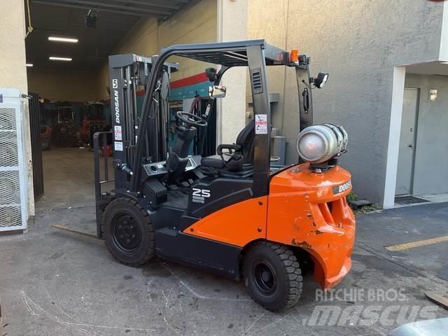 Doosan G25E-7 Muut koneet