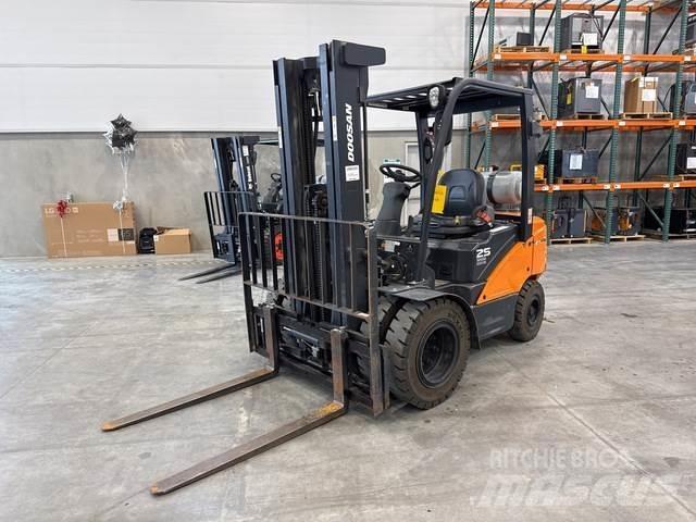 Doosan G25N-7 Muut koneet